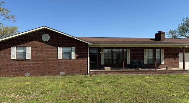 Photo of 815 E School St, Advance, MO 63730