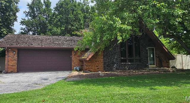 Photo of 802 Hanover St, Germantown, IL 62245