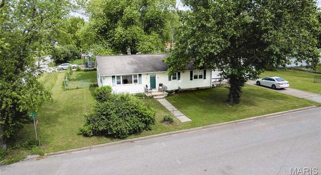 Photo of 407 Vine St, Cuba, MO 65453