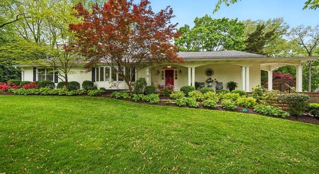 Photo of 915 Woodshire Ln, Creve Coeur, MO 63141