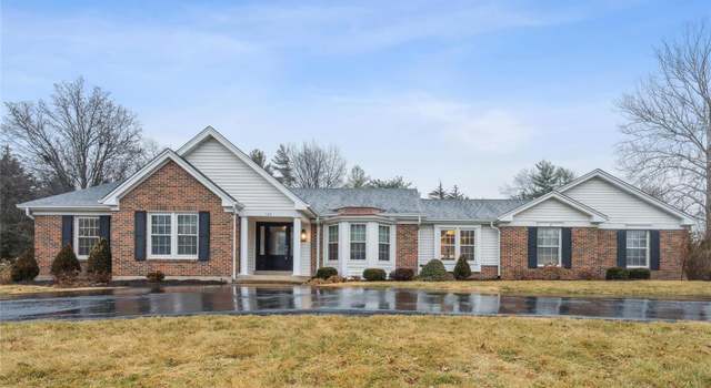 Photo of 125 Forest Club Dr, Chesterfield, MO 63005
