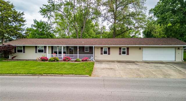 Photo of 1103 W Boone St, Salem, IL 62881