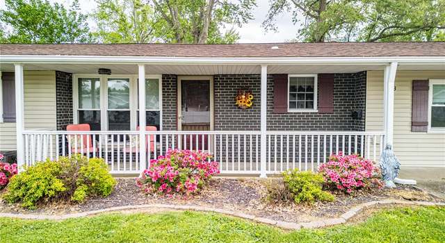 Photo of 1103 W Boone St, Salem, IL 62881