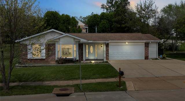 Photo of 4611 Mcilroy Dr, Mehlville, MO 63128