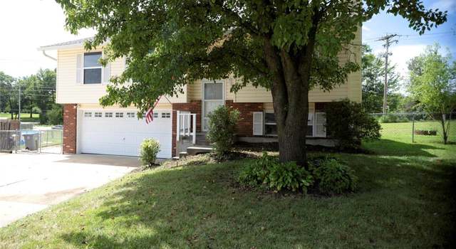 Photo of 1094 Fawn Ridge Dr, O'fallon, MO 63366
