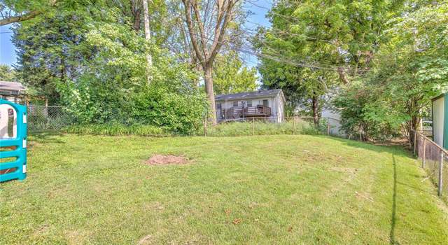Photo of 1571 Ville Gloria Ln, Hazelwood, MO 63042