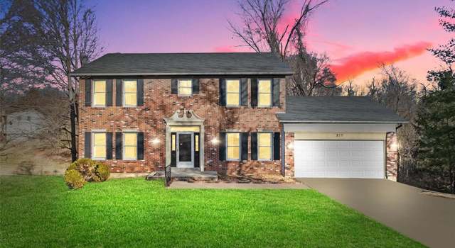 Property at 829 Le Maisson Dr, St Louis, MO 63135, 4 beds, 2.5 baths