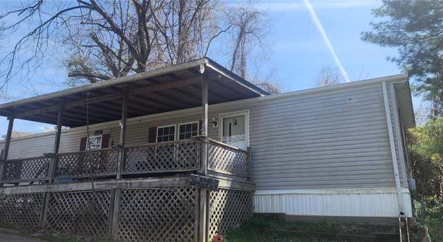 Photo of 806 Cedar St, Chester, IL 62233