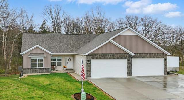 Photo of 19011 Pinckney Manor Ct, Warrenton, MO 63383