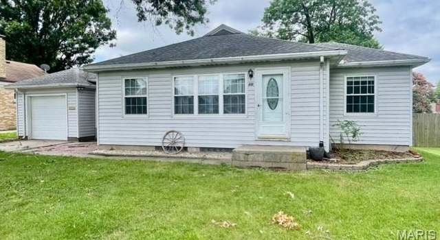 Photo of 616 12th St, Wood River, IL 62095