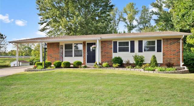 Photo of 11969 Longmont Dr, Maryland Heights, MO 63043