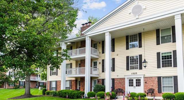 Photo of 1525 Hampton Hall Dr #18, Chesterfield, MO 63017