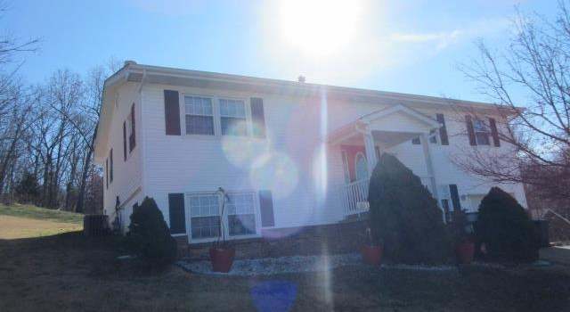 Photo of 1112 Faye Ct, Waynesville, MO 65583