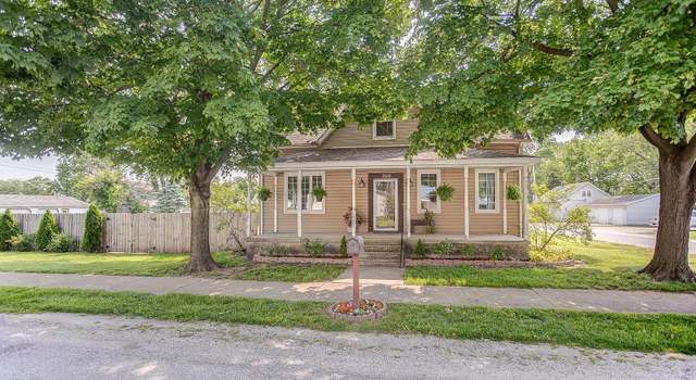Photo of 300 N 6th St, New Baden, IL 62265