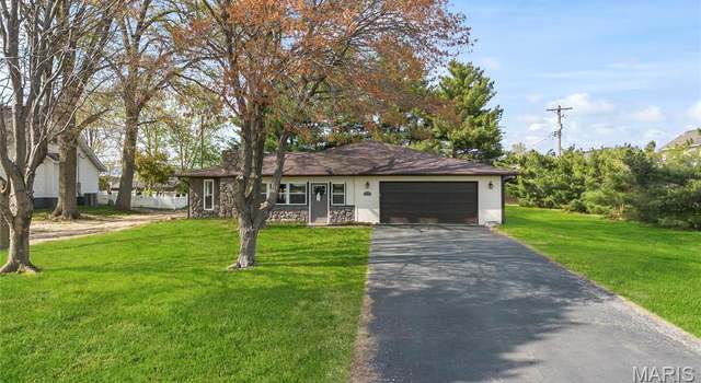 Photo of 151 Smola Ln, Glen Carbon, IL 62034