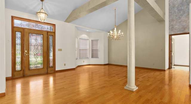 Photo of 2604 Lake Lucerne Dr, Belleville, IL 62221