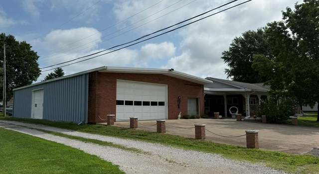 Photo of 908 Abba St, Gillespie, IL 62033