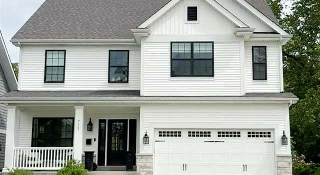 Photo of 711 W Lockwood Ave, Glendale, MO 63122