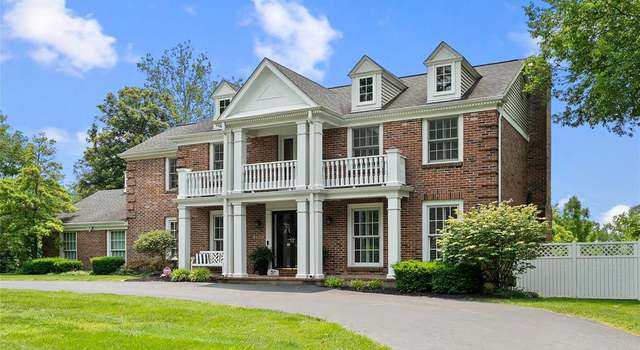 Photo of 9800 Countryshire Pl, Creve Coeur, MO 63141