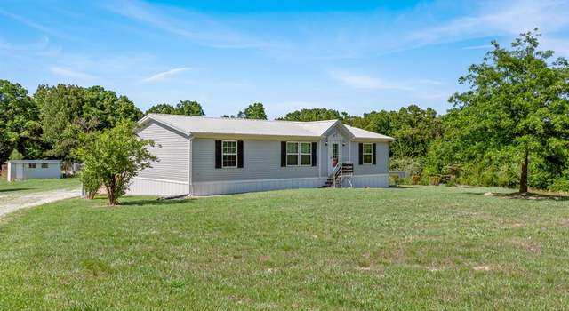 Photo of 359 Hawkeye Dr, Hawk Point, MO 63349