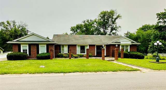 Photo of 306 Forest Hills Dr, Louisiana, MO 63353