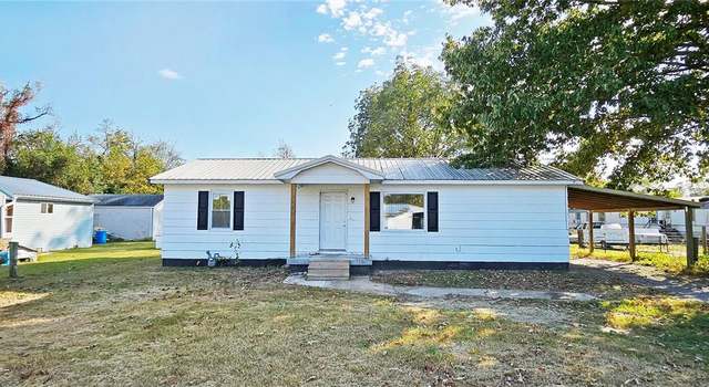 Photo of 109 E Falcon Ln, East Prairie, MO 63845