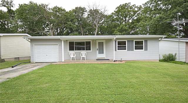 Photo of 12 Becky Thatcher Dr, St Charles, MO 63303
