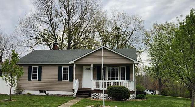 Photo of 302 N Elm St, Highland, IL 62249