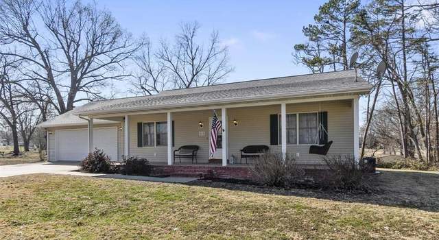 Photo of 415 N Amity St, Benton, MO 63736