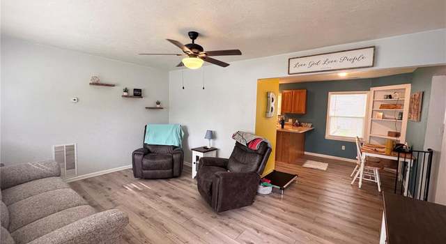 Photo of 711 N Lindell St, Vandalia, MO 63382