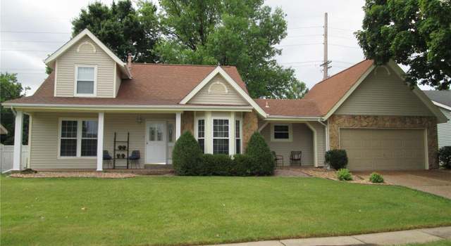 Photo of 1320 Edinburgh Dr, St Charles, MO 63303