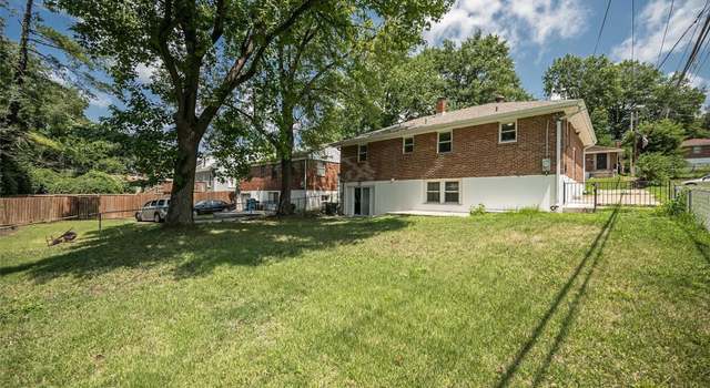 Photo of 6906 Pine Ridge Dr, St Louis, MO 63121