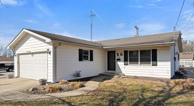 Photo of 929 W Adams St, Nashville, IL 62263
