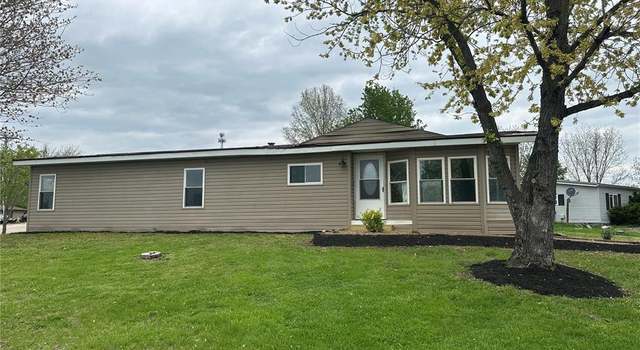 Photo of 325 Valleyview Dr, Villa Ridge, MO 63089