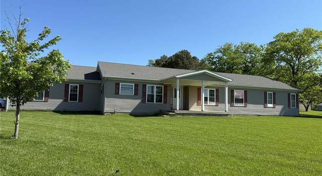 Photo of 413 W Palm St, Coulterville, IL 62237