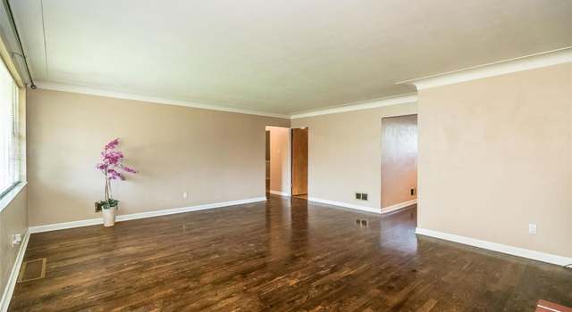 Photo of 937 Olympia Dr, St Louis, MO 63135