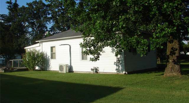 Photo of 107 Washington St, Wilsonville, IL 62093