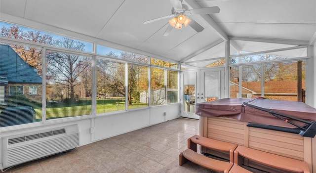 Photo of 10211 Lookaway Dr, St Louis, MO 63137