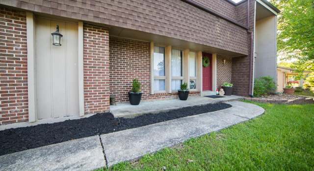 Photo of 15 Savoy Dr, Lake St Louis, MO 63367