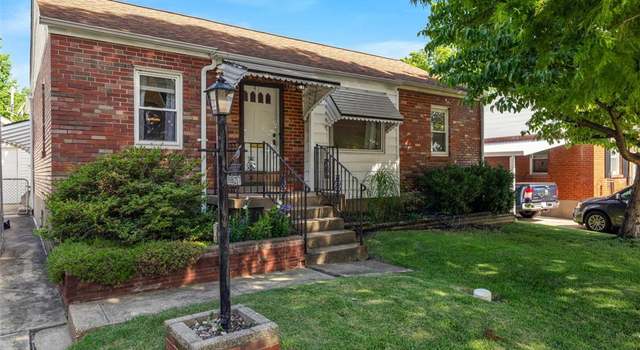 Photo of 9827 Ravensbrook Dr, St Louis, MO 63123