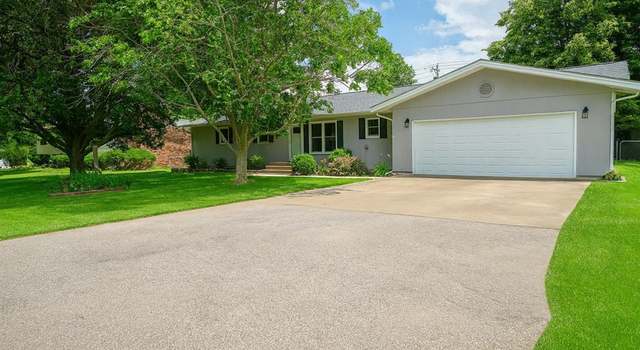 Photo of 1008 W Saint Johns St, Vandalia, MO 63382