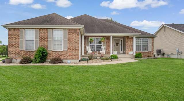 Photo of 832 Foxglove Dr, Waterloo, IL 62298