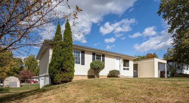 Photo of 6 Lemon Tree Dr, St Peters, MO 63376