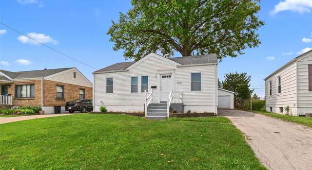 Photo of 10656 Saint Stephen Ln, St Ann, MO 63074