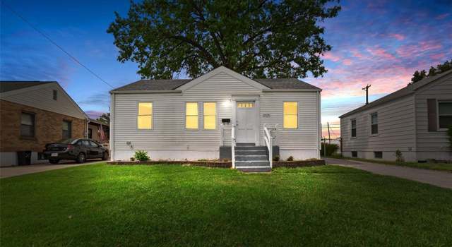 Photo of 10656 Saint Stephen Ln, St Ann, MO 63074
