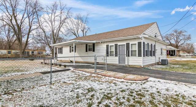 Photo of 712 S Douglas St, Litchfield, IL 62056