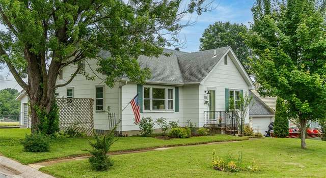 Photo of 300 East Lane Dr, Washington, MO 63090