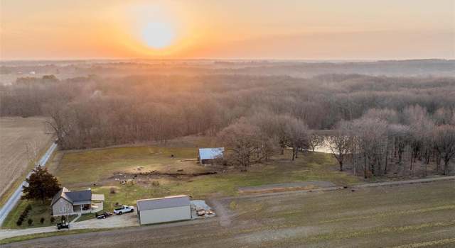 Photo of 32 Ash Ln, Coffeen, IL 62017