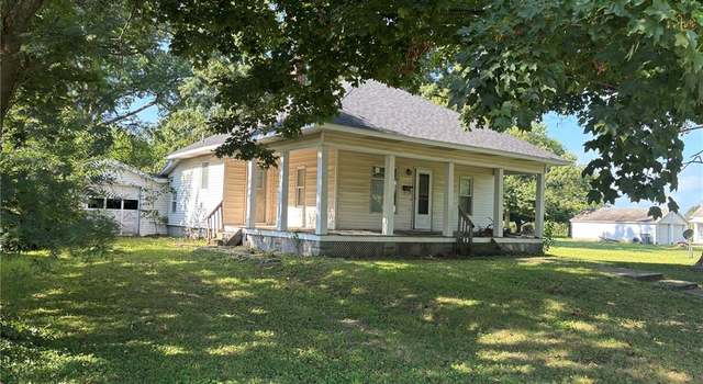 Photo of 419 Monroe St, Nokomis, IL 62075
