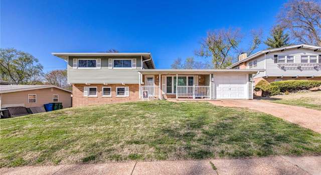 Photo of 10 Lila Ln, Florissant, MO 63033